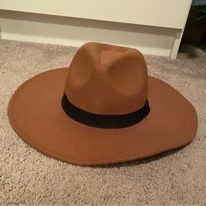 Hat from Lulu’s!  Worn once for family pics so basically new!